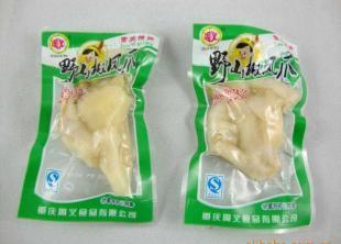 供應休閑食品 周義散裝泡椒鳳爪與野山椒鳳爪的市場定位與產品特色
